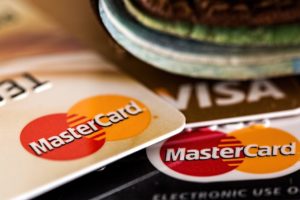 为什么在美国尽量用信用卡：购物保障、出行权益与回报一次讲清-卡卡论坛